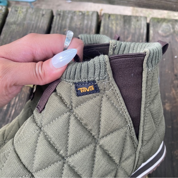 Mid High Teva - Picture 3 of 3